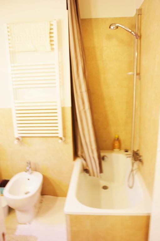 Roommo Sant'Ambrogio Florencja Pokój zdjęcie